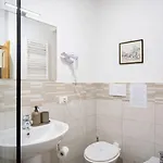 Elegantis Trastevere Comfortable In The Heart Of Historic Roma