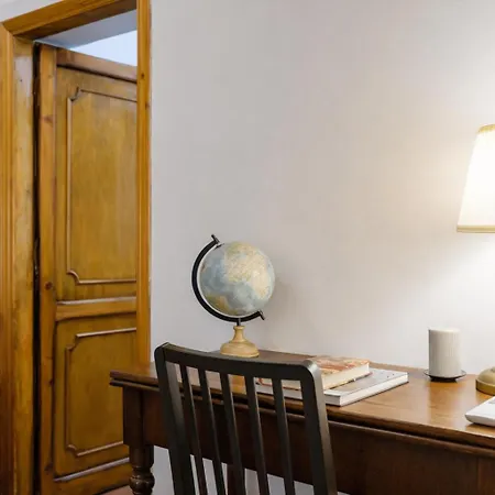 Lägenhet Elegantis Trastevere Comfortable In The Heart Of Historic