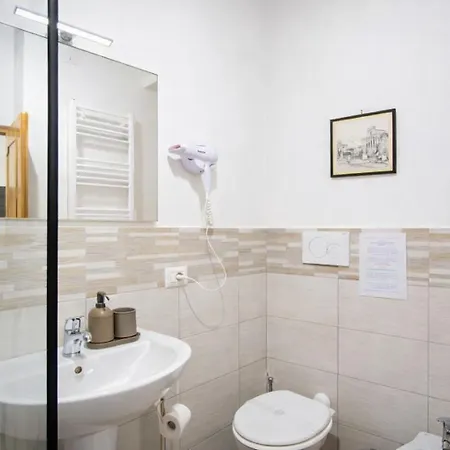 Elegantis Trastevere Comfortable In The Heart Of Historic Rom