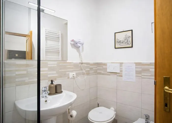 Elegantis Trastevere Comfortable In The Heart Of Historic Roma